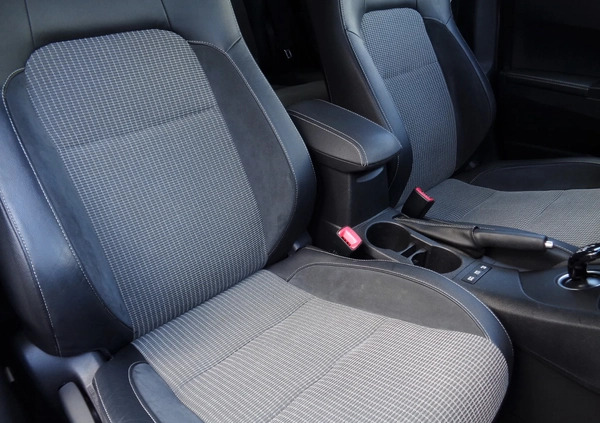 Toyota Auris cena 55900 przebieg: 212000, rok produkcji 2015 z Częstochowa małe 667